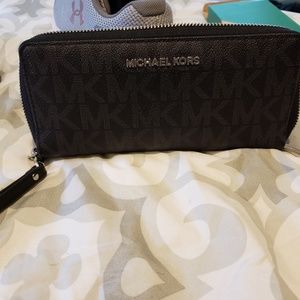 Micheal Kors wallet
